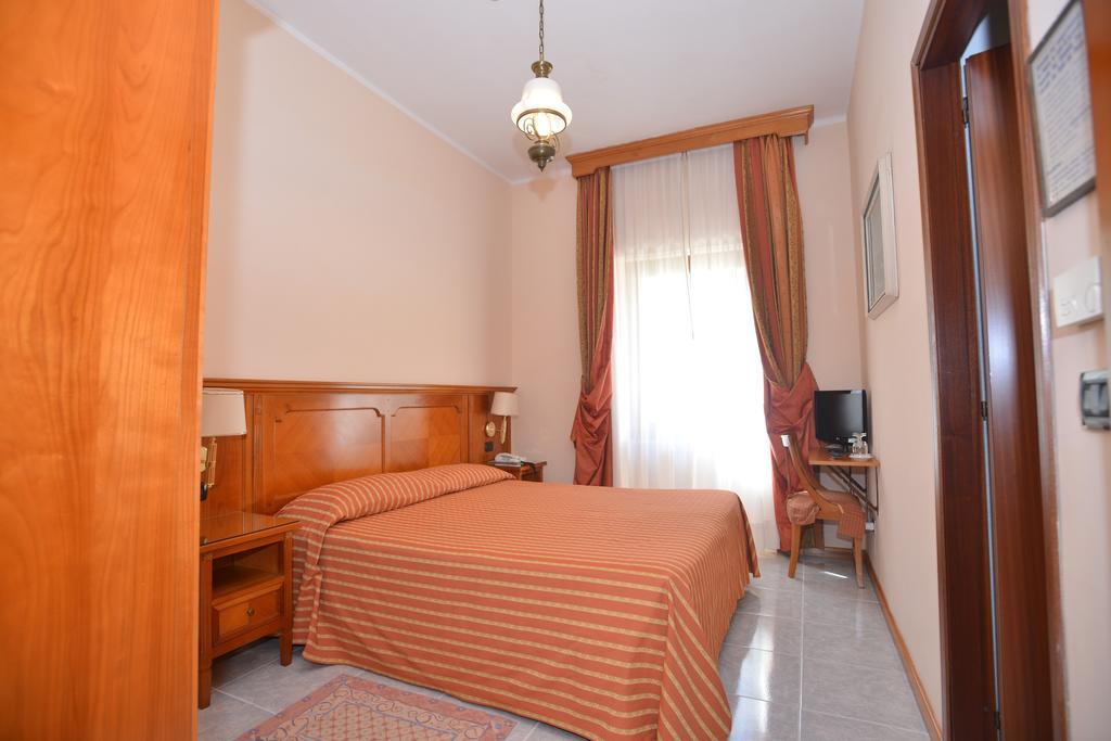 Hotel Acqui & Centro Benessere Acqui Terme Rom bilde