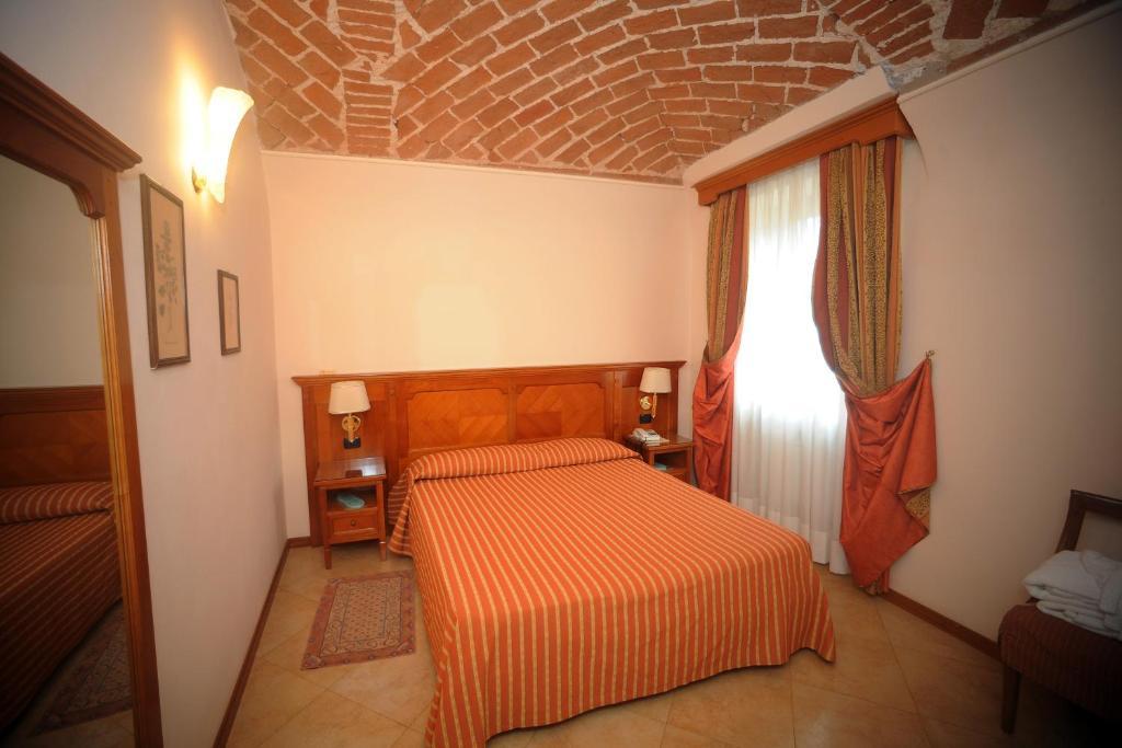 Hotel Acqui & Centro Benessere Acqui Terme Rom bilde